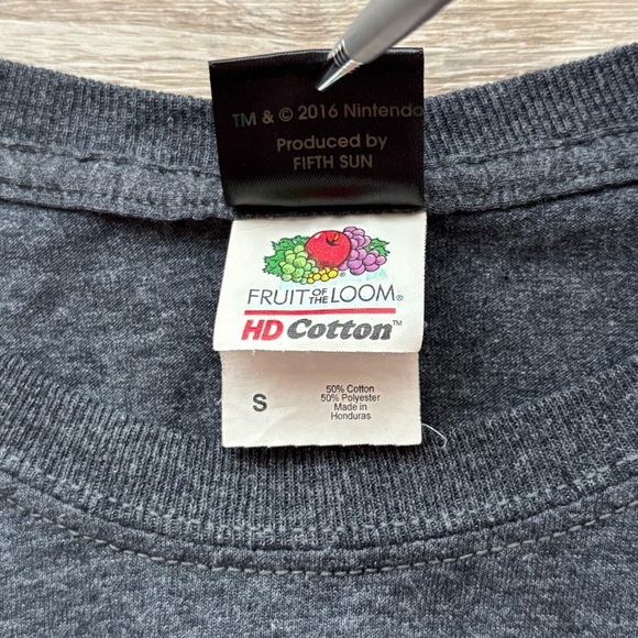 The Legend of Zelda Nintendo T-Shirt on Fruit of The Loom Cotton Blend Small - Picture 5 of 8